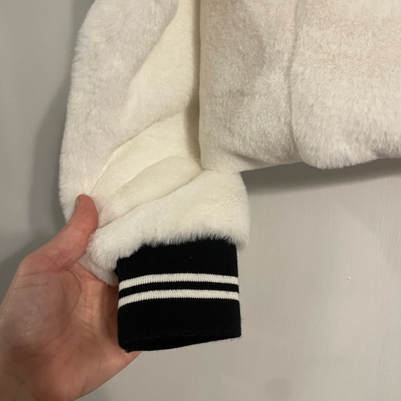 Disney 90 Years of Mickey ladies faux fur jacket NWT - Picture 5 of 9